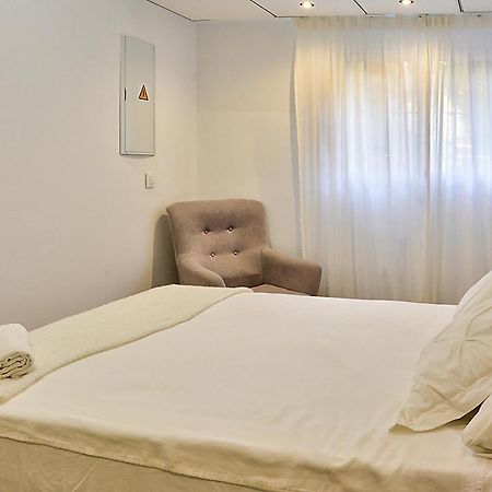 Apartsuite B&R Triana Arellano เซบีญา ภายนอก รูปภาพ
