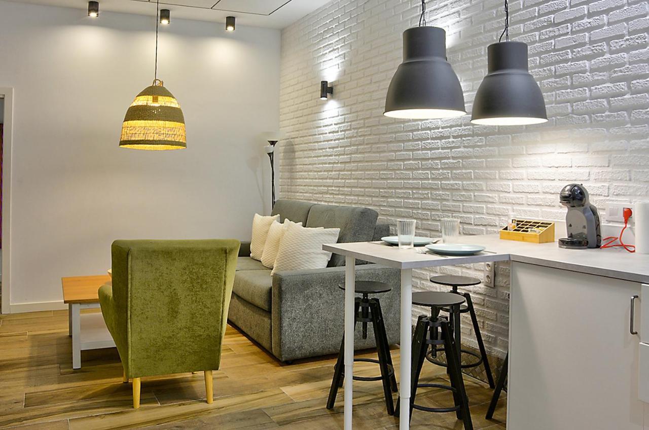 Apartsuite B&R Triana Arellano เซบีญา ภายนอก รูปภาพ