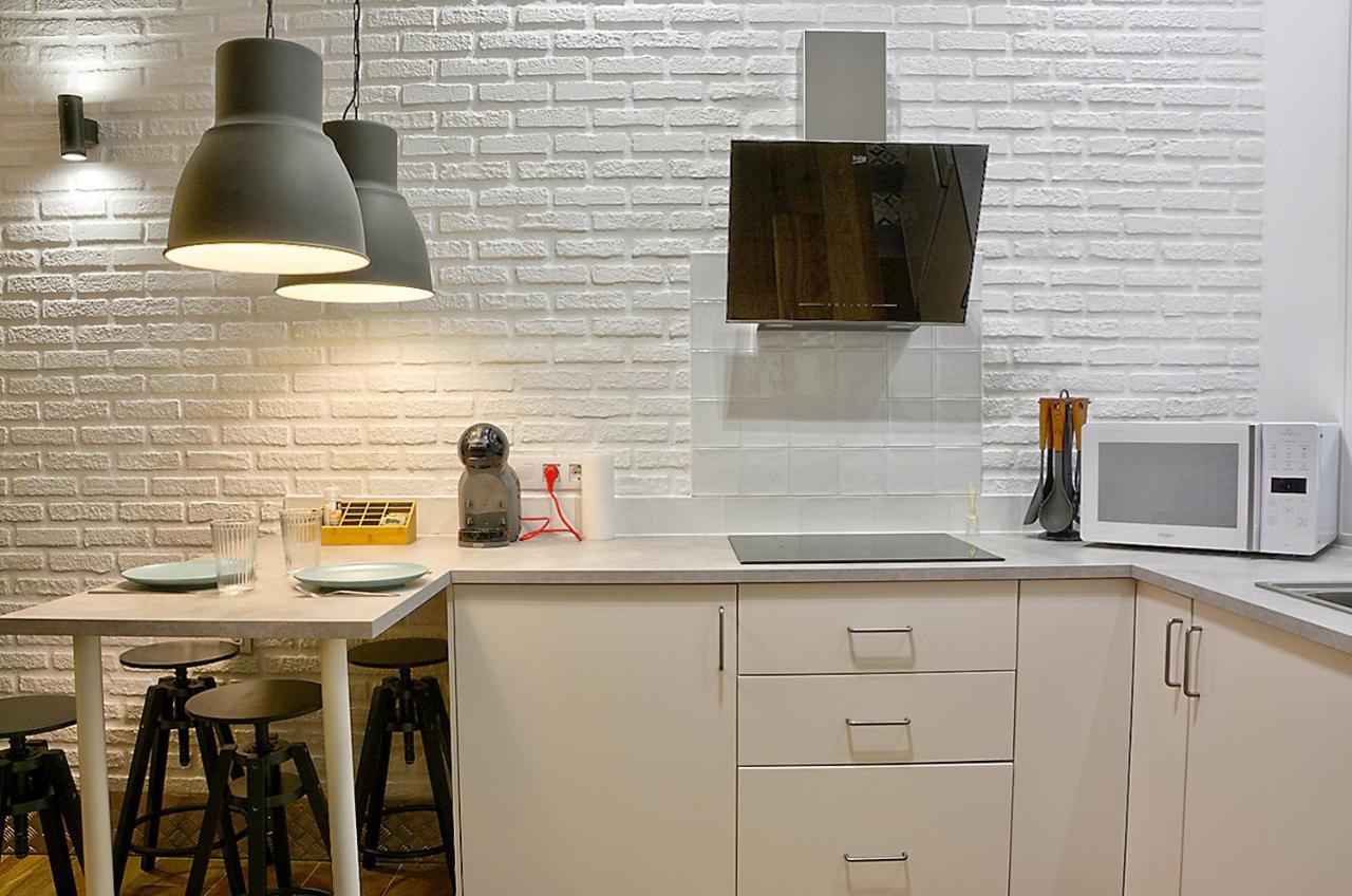 Apartsuite B&R Triana Arellano เซบีญา ภายนอก รูปภาพ