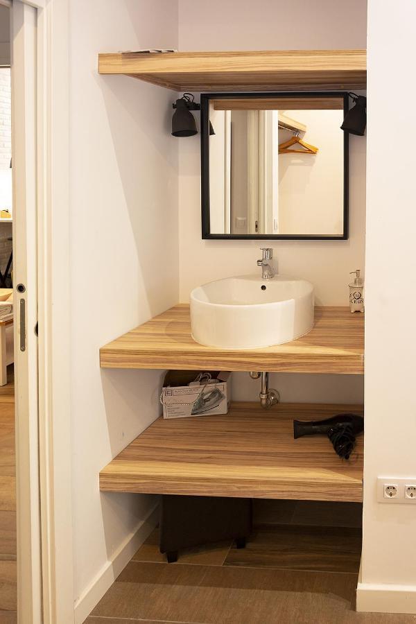 Apartsuite B&R Triana Arellano เซบีญา ภายนอก รูปภาพ
