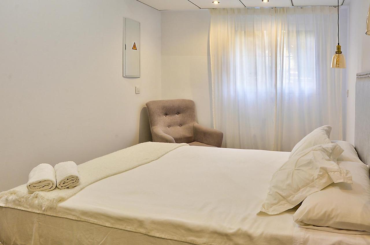 Apartsuite B&R Triana Arellano เซบีญา ภายนอก รูปภาพ